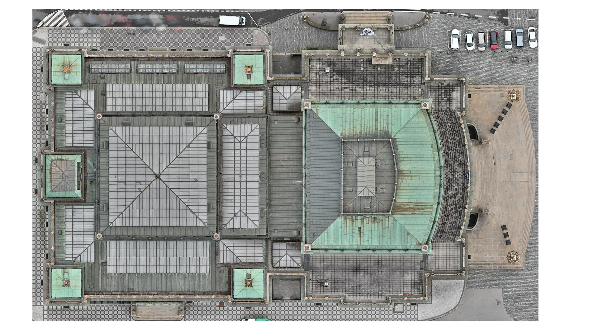 Rudolfinum — fasáda východní