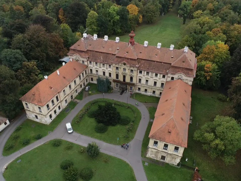 Pozemní fotogrammetrie — detailní 3D model fasády